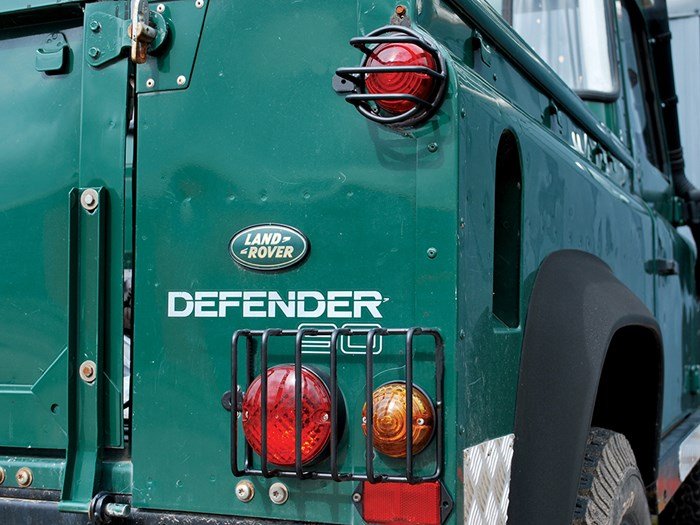 Rear Light Guards – Defender 2003–2016