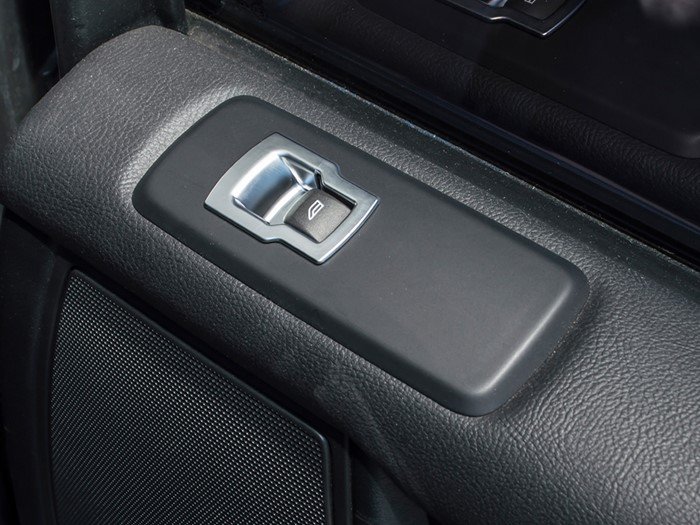 Window Lift Switch Button Trim - D4 – Discovery 4