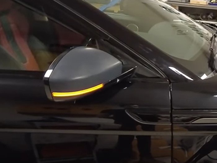 Dynamic LED Wing Mirror Indicator Lights – Discovery Sport (+2 more)