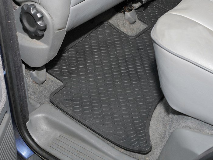 Rubber Mat Set Rear R/Rover 1994-2003 – Range Rover P38