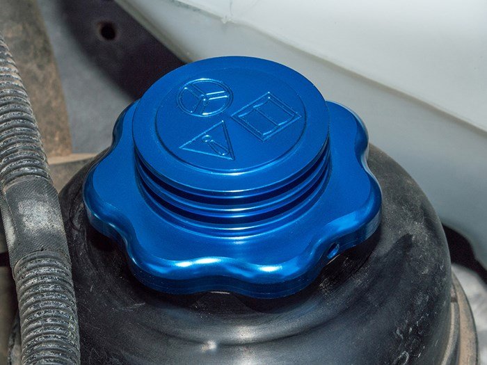 Power Steering Reservoir Cap – Defender