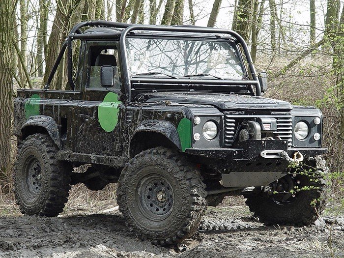 Safety Devices Roll Cage – Defender 90 Pickup 1990–2016 right hand drive