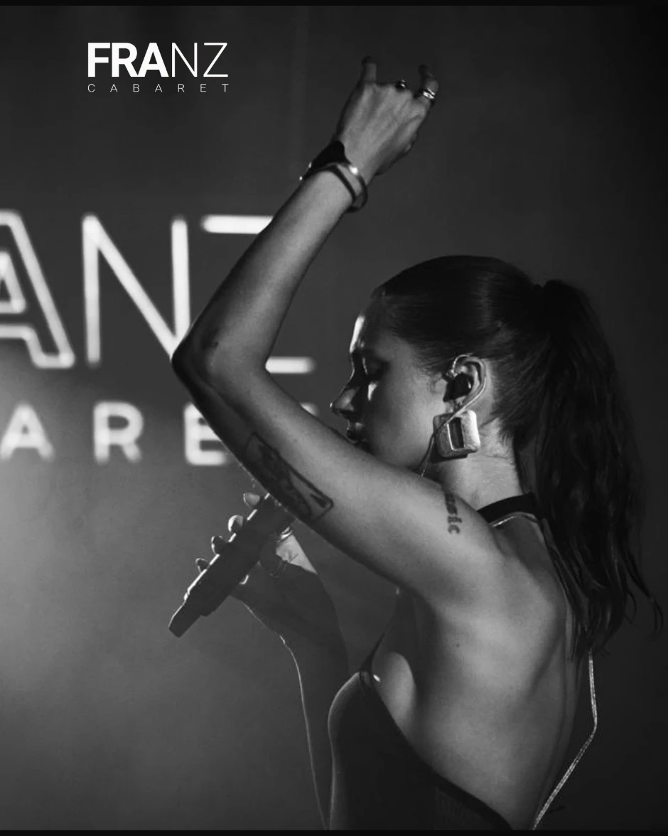 FLORA CRUZ E BANDA