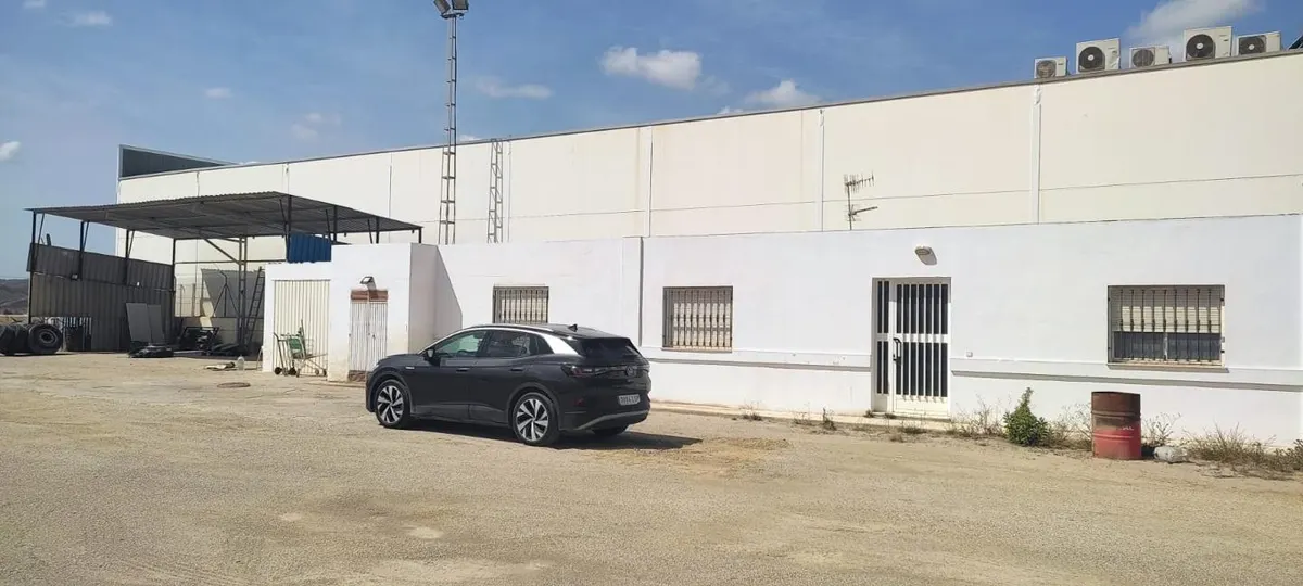 Industrial en venta en Almería