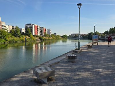 Berges de la Deûle à Lille, aménagées pour les piétons et les cycles