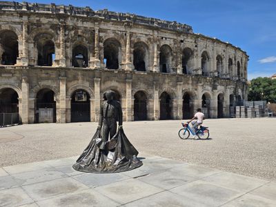 espaces publics autour des Arènes de Nïmes