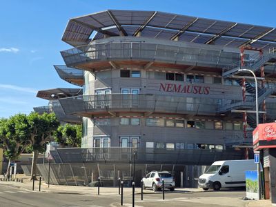 logements de Jean Nouvel à Nîmes, NEMAUSUS