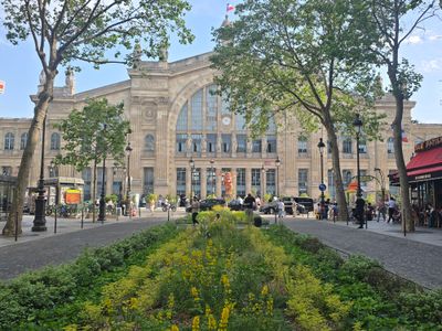 boulevard de Denain devenu une promenade plantée en lieu et place d'un boulevard circulé
