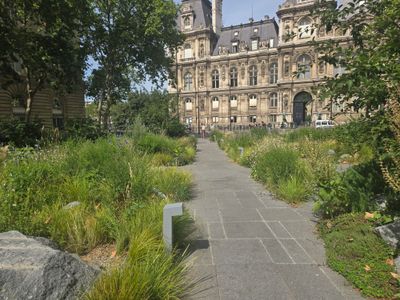 Jardin du 13 novembre 2015 à Paris