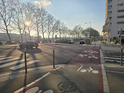 pistes cyclables sur trottoir sur le quai du Havre à Rouen