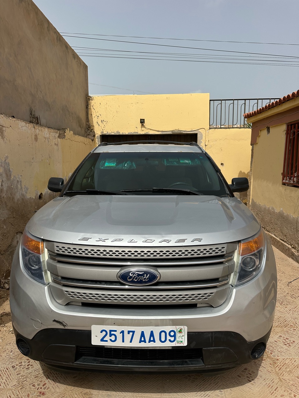 Ford EXPLORER — photo 3